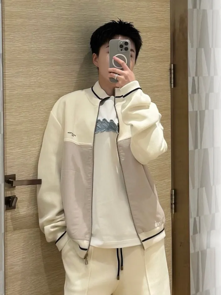Louis Vuitton/Louis Vuitton off-white embroidered patchwork mixed knitted sports jacket